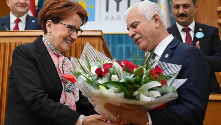 Kurultayı erteleme girişimi iktidarın yazdığı bir tiyatro