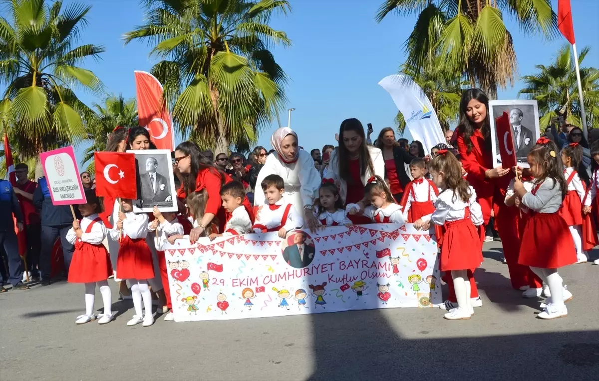 Kocaeli’de Cumhuriyet’in 101. yıl dönümü kutlandı