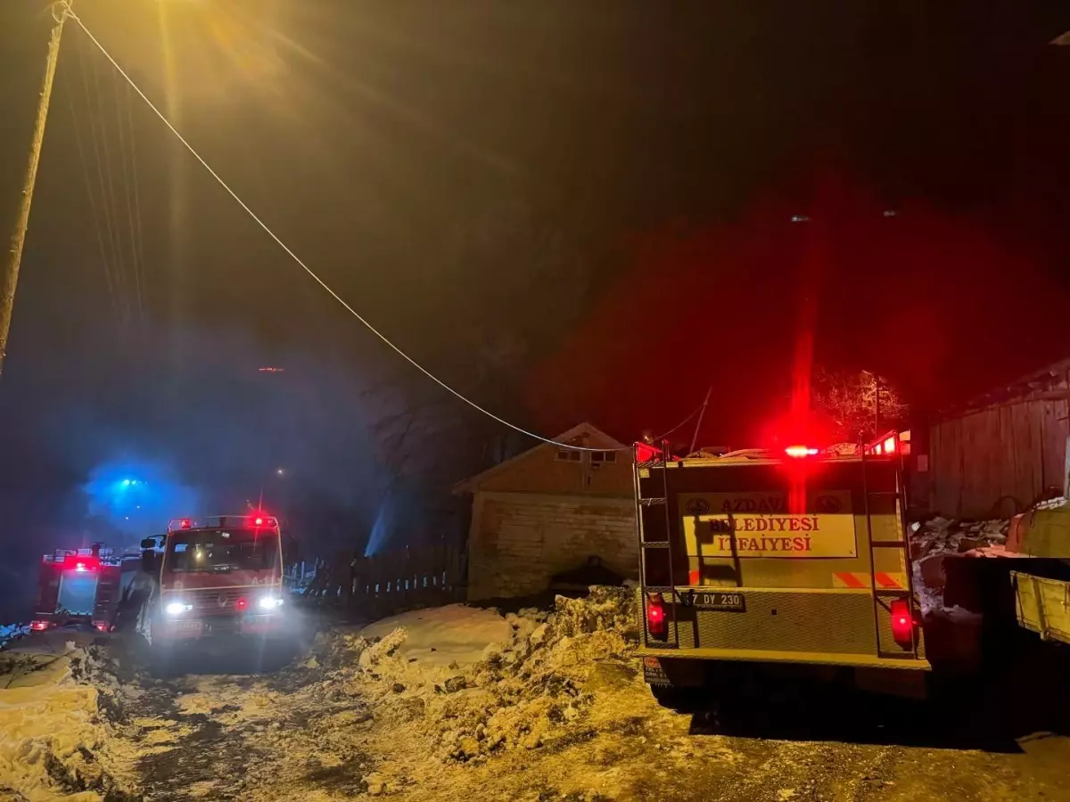 Azdavay’da Yangın: Bir Ev Kullanılamaz Hale Geldi