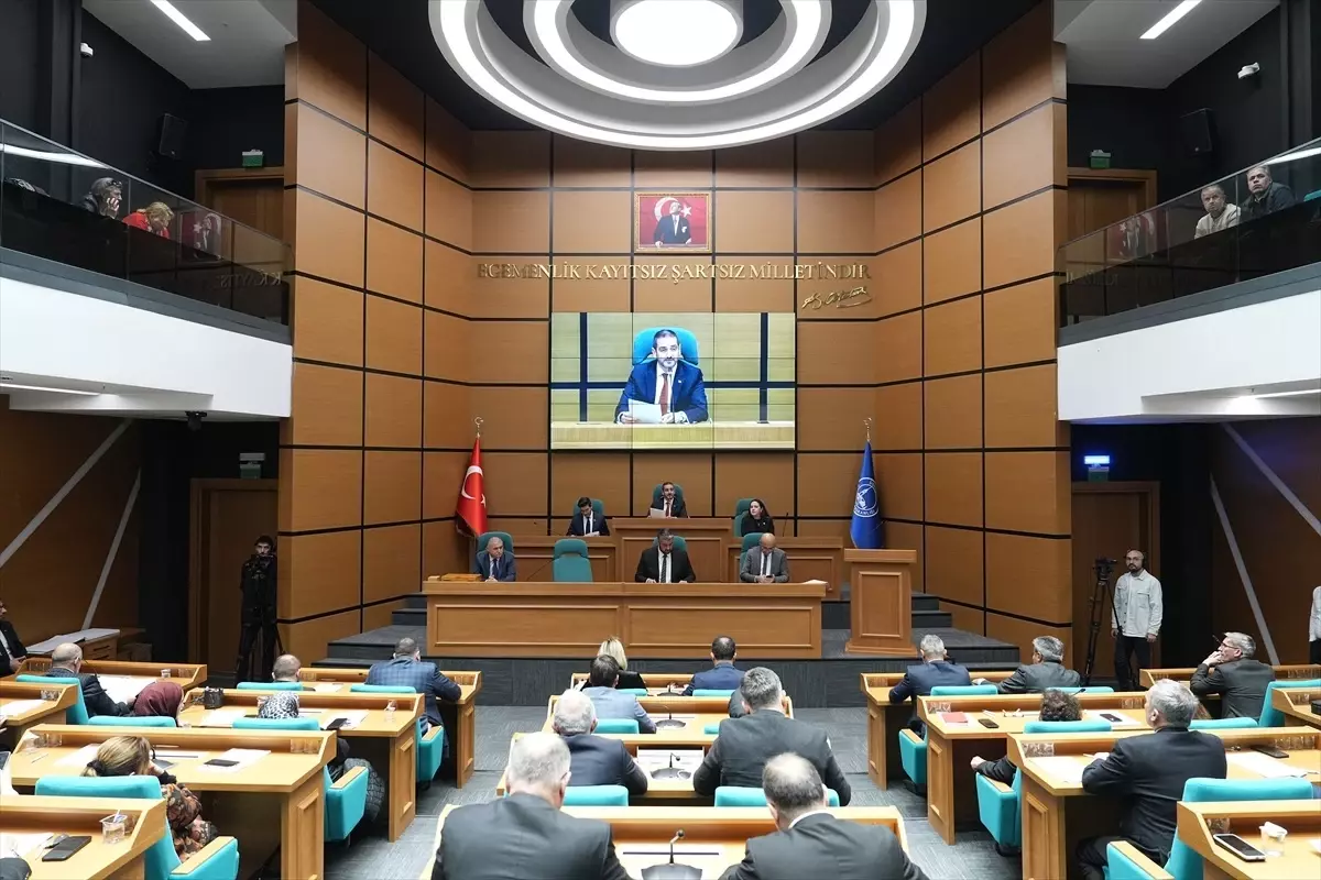 Üsküdar Belediye Meclisi’nde, Cumhurbaşkanı Erdoğan’ın Engelsiz Yaşam Merkezi’ndeki sözünün kaldırılması konuşuldu