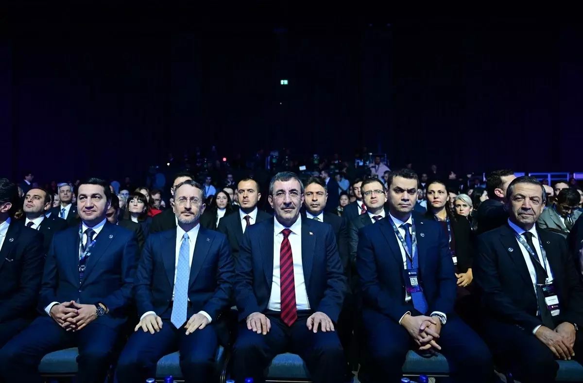 Yapay Zeka ve Stratejik İletişim Zirvesi