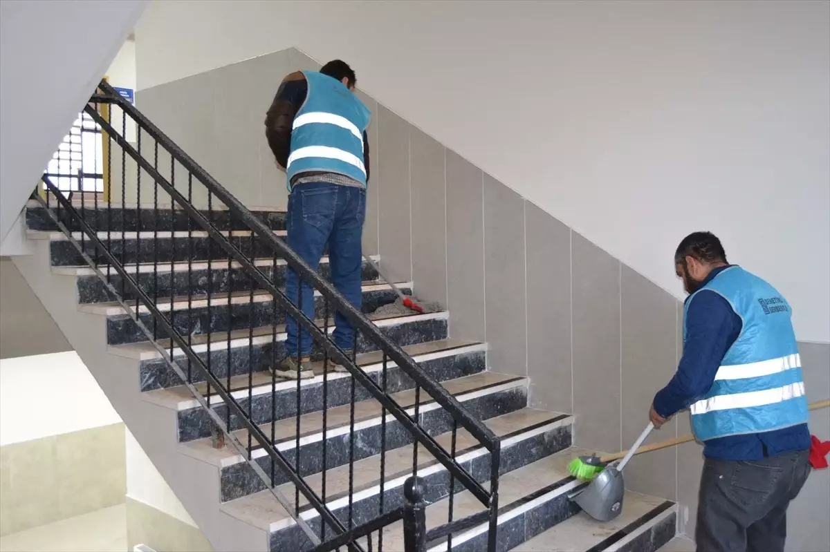 Denetimli Serbestlik Hükümlüleri Okul Temizliğinde