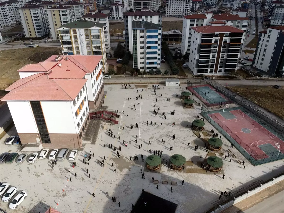 Elazığ’da Depremden Sonra 61 Yeni Okul