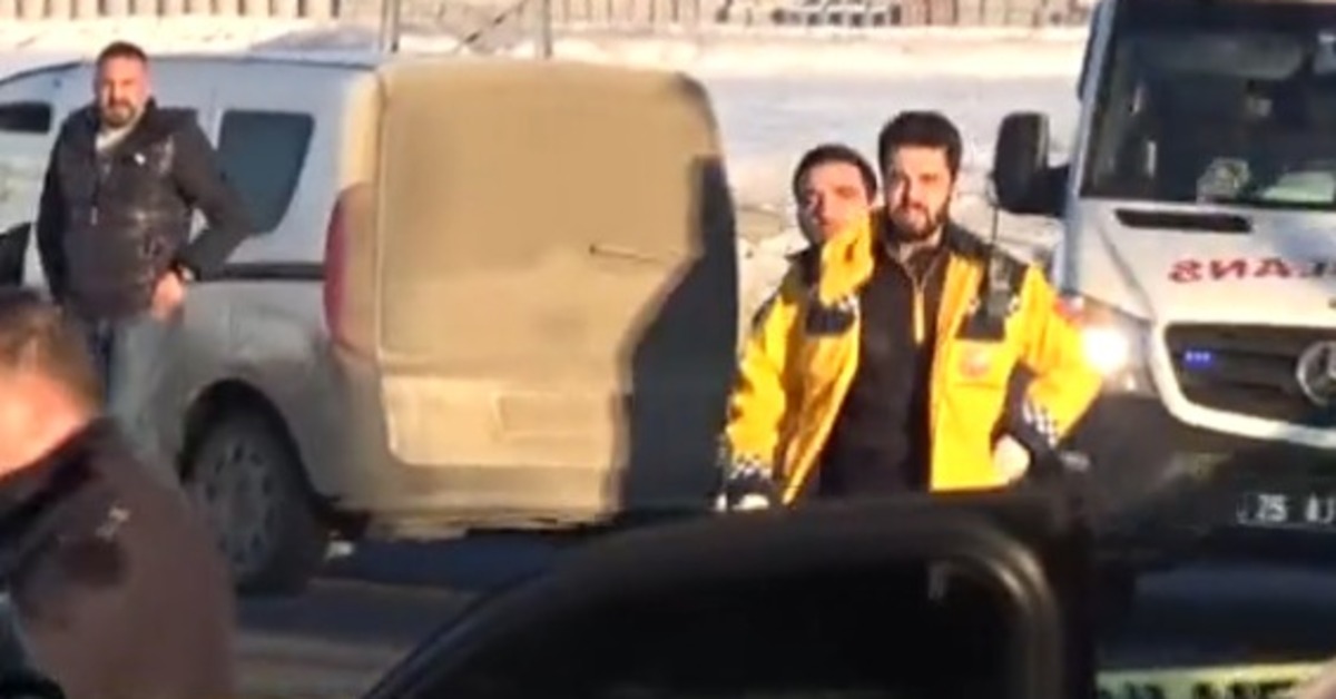 Kardeşini öldürdü!