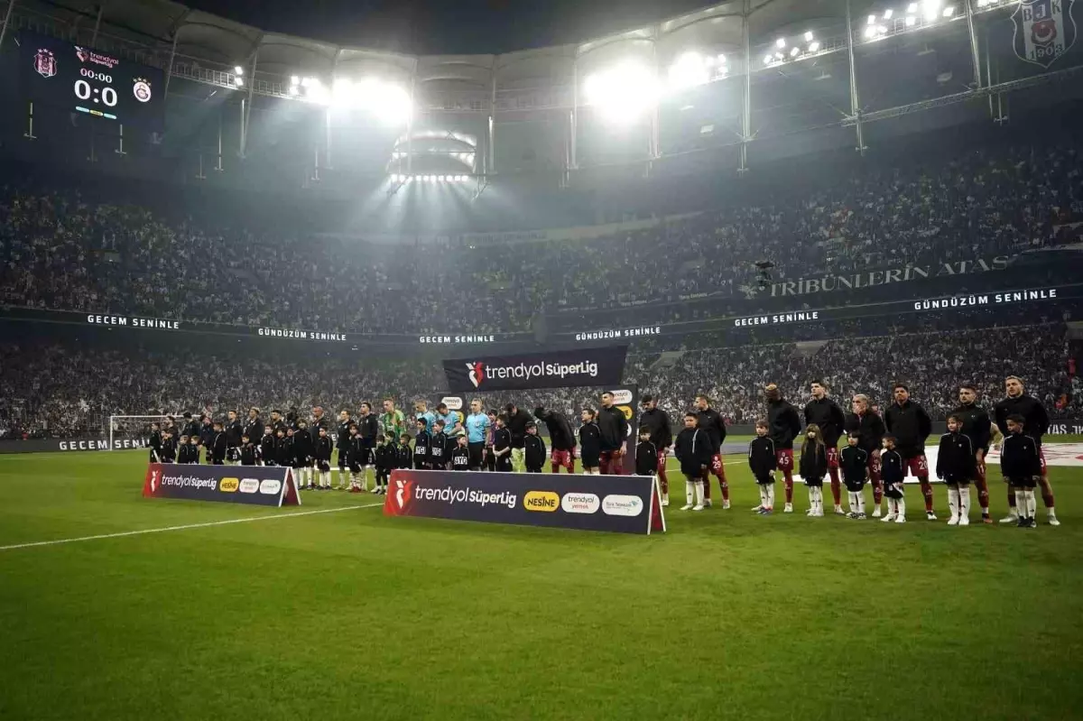 Beşiktaş – Galatasaray Mücadelesi Başladı
